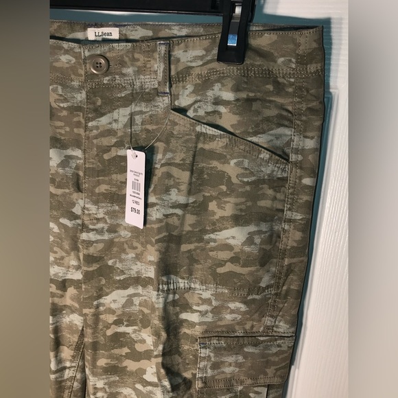 $79 LL Bean Women's size 12 Favorite Fit Stretch Canvas Cargo Pants Camouflage - Picture 2 of 12